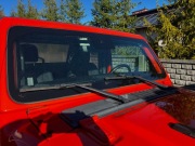 Szyba przednia czołowa plus ramka Jeep Wrangler JL 