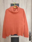 485. Pomarańczowy sweter z golfem damski rozmiar M/L