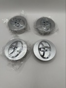 Dekielki (kapsle) do felg aluminiowych marki Toyota.