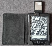 Amazon Kindle 5 Classic 2 GB w skórzanym etui z lampką