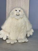Brelok Yeti handmade z wełny – wool yeti keychain fluffy
