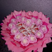 Bukiet z róż mydlanych i raffaello 