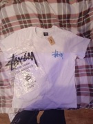 biała koszulka stussy 
