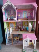 Domek dla lalek Barbie.