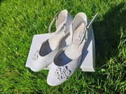 Białe pantofelki r. 36 na komunię lub przyjęcie