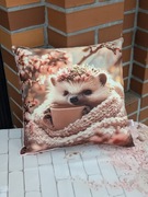 Poduszka z jeżem 38 x 38 cm jeż kawa urodziny dekoracja prezent