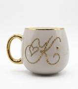 Elegancki Kubek ze Złotą Literą K – Ręcznie Zdobiony – Cyrkonie – Prezent