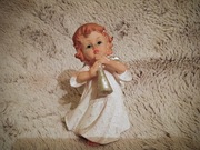 Urocza gipsowa figurka aniołka z trąbką - 14 cm - Dekoracja