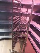 Sprzedam wyposażenie sklepu 