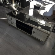 Szafka pod telewizor  lustrzana z okuciami 