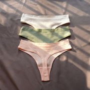 Damskie stringi bawełniane prążkowane Rozmiar L