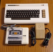 Commodore VIC-20 , zasilacz i magnetofon Commodore