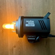 Lampa studyjna Godox MS300 + reflektor