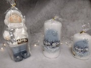 Błękitne świece bożonarodzeniowe trzy sztuki Adpal pieńki krasnal chłopiec