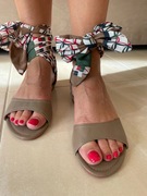 Lekkie wiązane sandały modne top kolory wygodne 