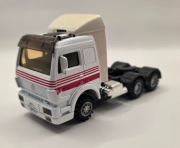 Zabawkowy samochodzik, Maisto Mercedes-Benz SK 1:64