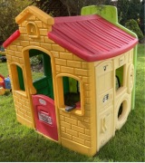 Domek Little Tikes