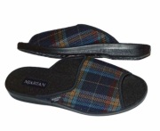 Klapki-pantofle profilowane wygodne na lekkiej podeszwie PU rozm.44