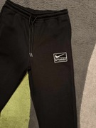 Spodnie dresowe Nike L      