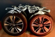 Felgi SKODA 17 cali + kołpaki +  NOWE Opony letnie 205 55 17 Michelin