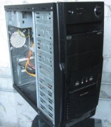 Sprzedam widoczne dwa komputery stacjonarne do przeglądu lub naprawy itp.