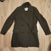 Ciemno zielony płaszcz, rozmiar M, Pull and bear