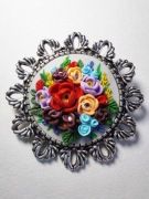 Broszka ręcznie robiona "Kwiaty w glince", 3.8 cm