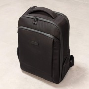Nowy plecak na laptopa 3-komorowy, 19 litrów