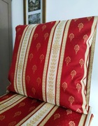 Poduszki z  ciekawym wzorem