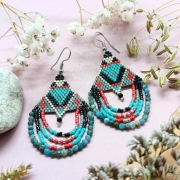 Apatyt i onyks - Turkusowo-czerwone kolczyki z koralików SECRET MOON