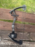 Łuk bloczkowy ze strzałami