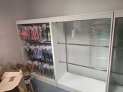 Regał sklepowy biały ze szkłem Gablota komplet 4 sztuki