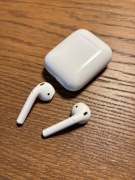 Słuchawki bezprzewodowe Apple AirPods 2 gen. z etui