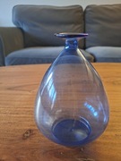 Wazon z kolorowego szkła niebieski