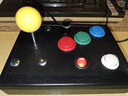 Leworęczny nowo zbudowany joystik Arkadowy do Atari i Amigi z autofajerem