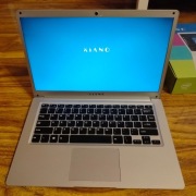laptop Kiano SlimNote