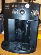 Sprzedam automatyczny ekspres ciśnieniowy do kawy DeLonghi Magnifica.