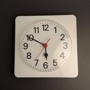 Unikatowy zegar z tworzywa - kwarcowy - sprawny - lata 80