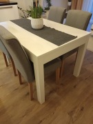 Sprzedam stół z 4 krzesłami 