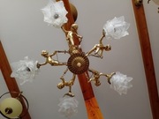 Stary piękny mosiężny żyrandol " amorki"