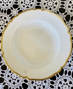 Porcelana KPM Berlin. Żelazny czarny krzyż . Historycyzm