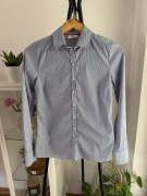 Taliowana bawełniana koszula w niebieskie paski S 36 72% cotton