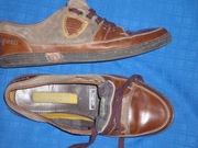 BUGATTI rozm.44 wkł.28 cm skóra 