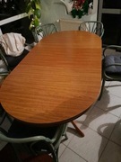 Stół rozkładany plus 8 krzeseł 