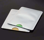 Etui na karty płatnicze ochronny futerał case hit