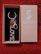 Brelok Sellori z napisem LOVE