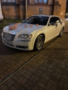 Śliczny Chrysler 300 3,6 292KM 