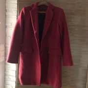Dyplomatka, płaszcz-burgundowy od Zary rozm. M