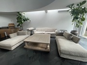 Kanapa i dwa szlezlongi luksusowej firmy Meridianu