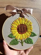 Ręcznie haftowany słonecznik